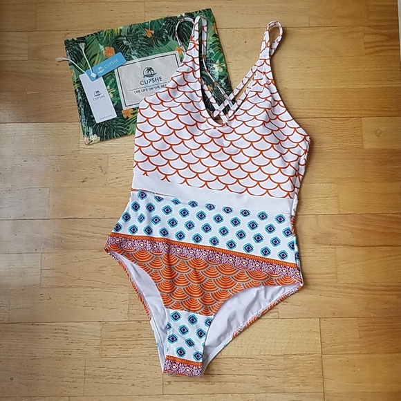 Cupshe Other - Never Worn CUPSHE "Beautiful World Print OnePiece"